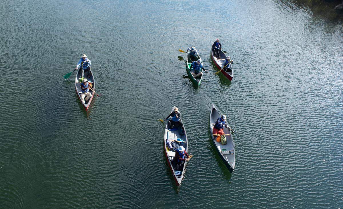 The Tuolumne River Trust led a Nov. 12, 2022, canoe trip to observe salmon spawning near La Grange CA.
