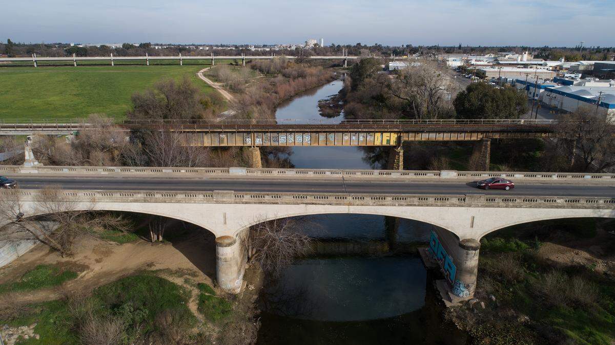 7th Street Bridge in Modesto, Calif., on Friday, Jan. 14, 2022.