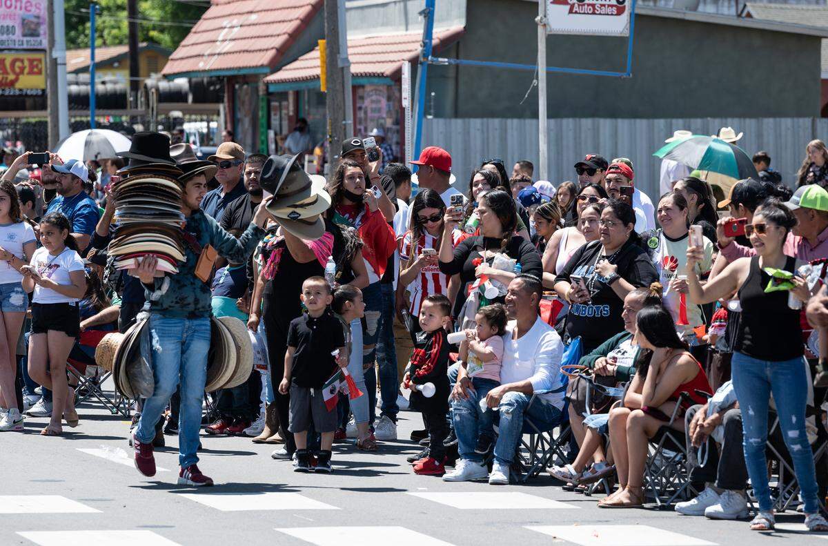 A crowd of approximately 2000 people came out for the Cinco de Mayo parade on Crows Landing Road in Modesto, Saturday, May 7, 2022.