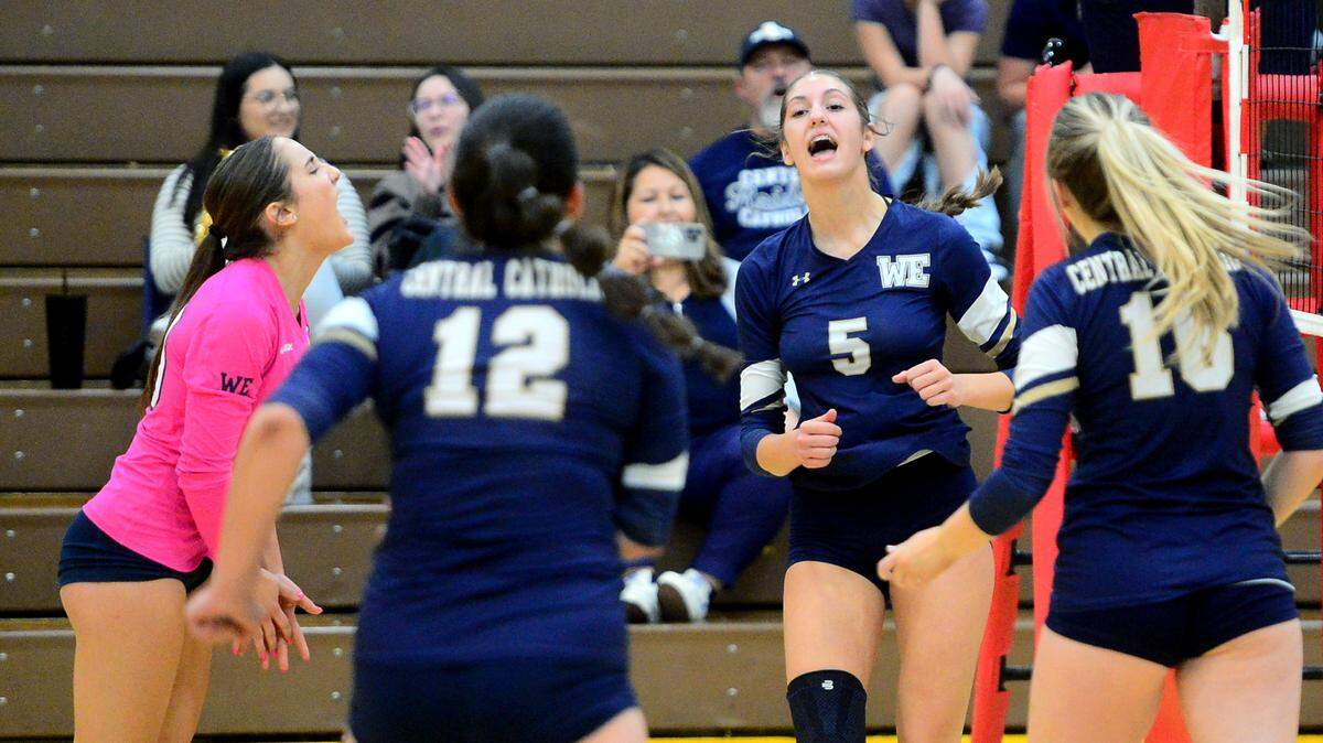 Central Catholic’s Alyssa Thomas (5) celebrates with her teammates after scoring a point during a game between Oakdale and Central Catholic at Oakdale High School in Oakdale, Calif. on Thursday, Oct. 17, 2024. 