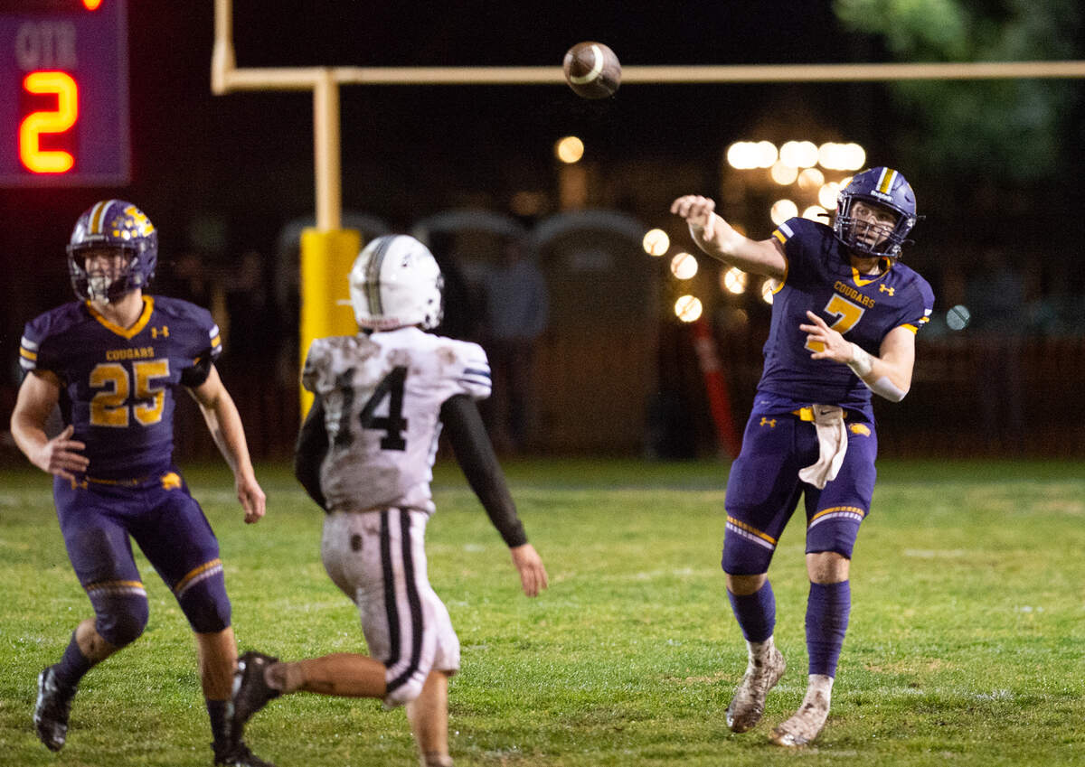 Escalon quarterback Donovan Rozevink makes a pas during the CIF State Division 4-AA Football Championship game with Northwood in Escalon, Calif., Saturday, Dec. 10, 2022.