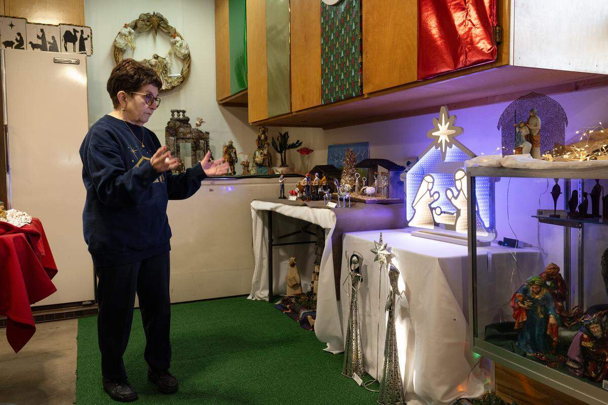 Toni Conway has a collection of 950 nativities, she has staged them in every room of the house, and is hosting a public viewing this season.