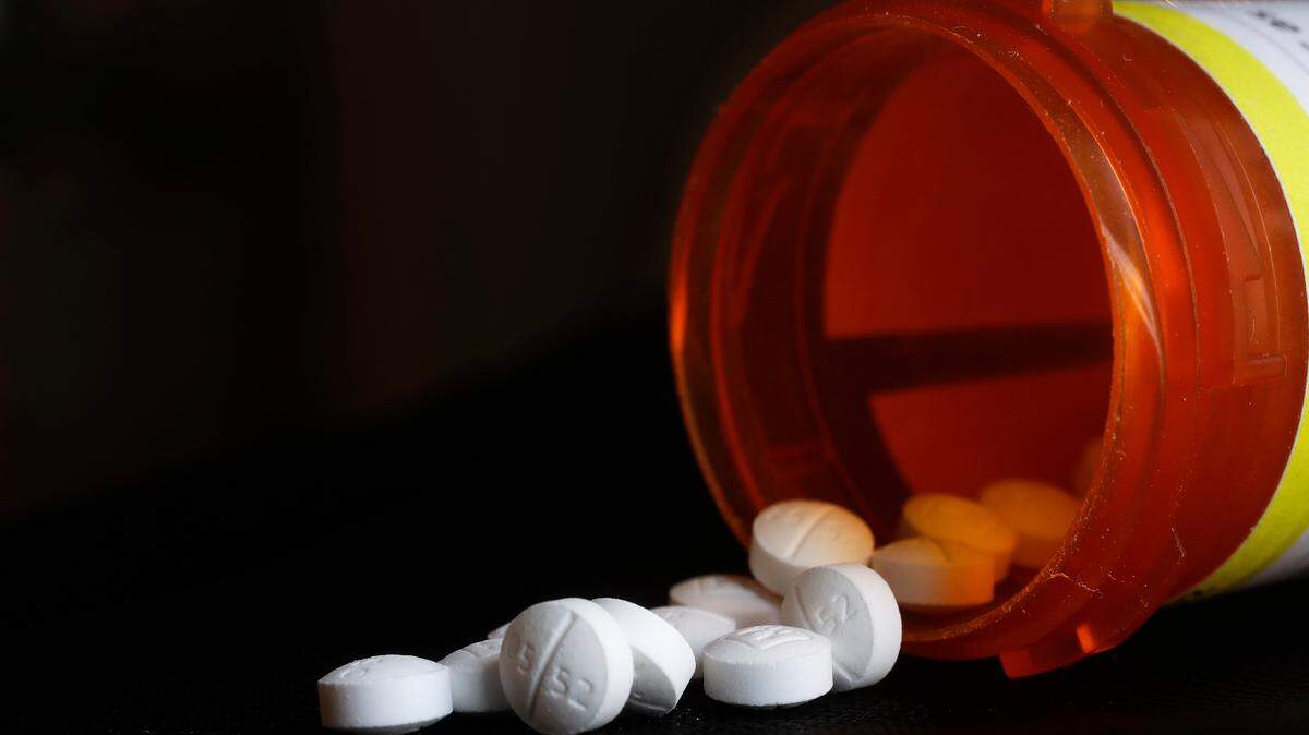 Oxycodone pills are pictured in New York in August 2018.