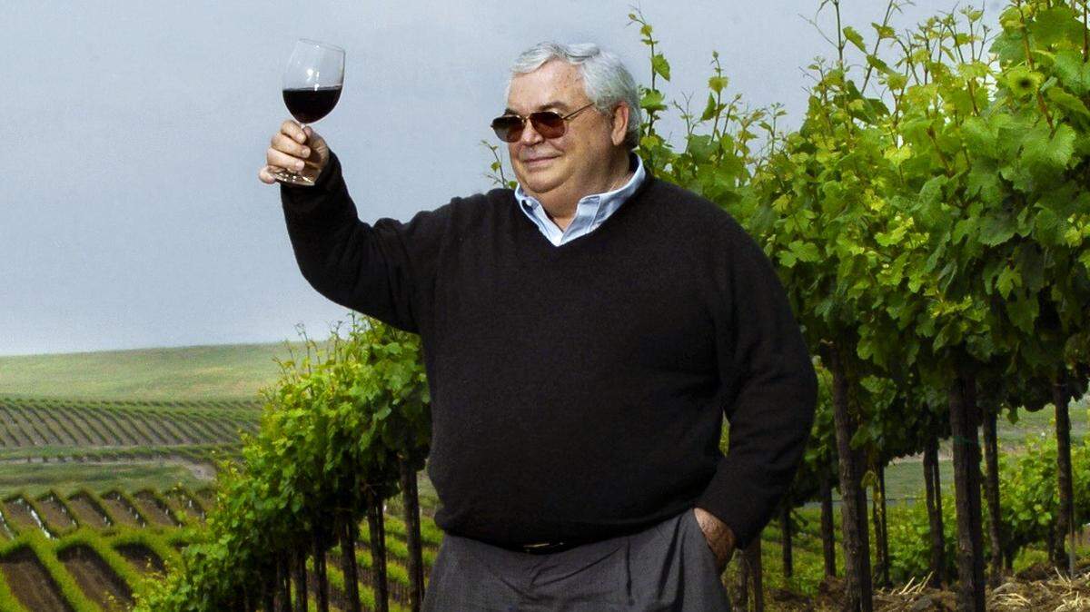 Fred Franzia stands in his Bronco Wine Company vineyard in Herald on April 20, 2004. Franzia is responsible for the inexpensive ‘Charles Shaw’ wine that became affectionately called ‘Two Buck Chuck.’ He is usually somewhat reticent of the press, but held a press luncheon at the vineyard to discuss Bronco’s 30 years in the business.