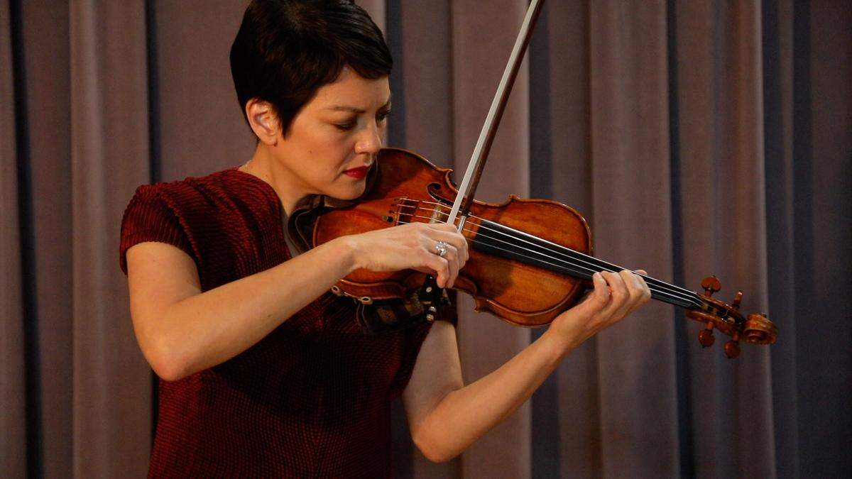 Violinist Anne Akiko Meyers will perform with the Modesto Symphony Orchestra.