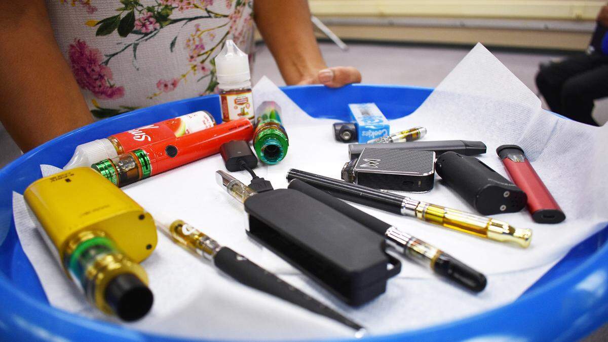 Charmaine Monte, Tobacco Use Prevention Education planning coordinator with the Stanislaus County Office of Education, presented a “Teen Vaping” program Tuesday night, Aug. 27, 2019, at Beyer High School in Modesto. She showed attendees a tray of various vaping devices and liquids confiscated from students at schools within the county.