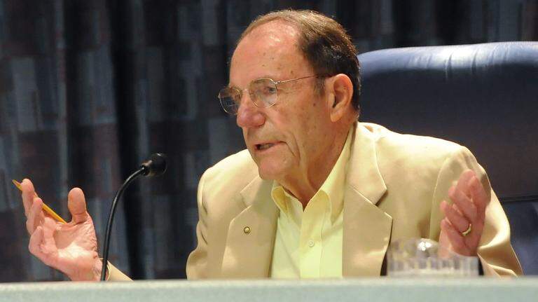 Van Groningen, longtime YCCD chancellor and Modesto Irrigation director, dies at 93