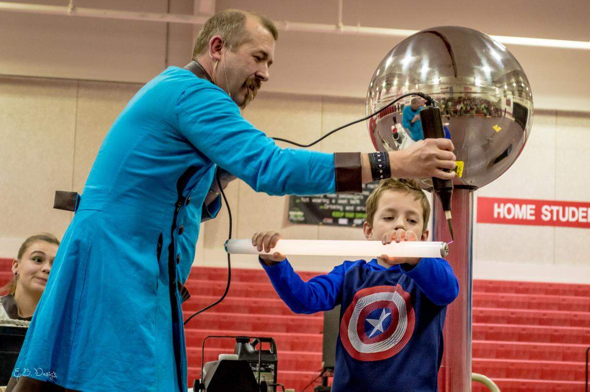 Emmy-nominated science magician David Hagerman will perform in Modesto and Oakdale on April 11 and 16.