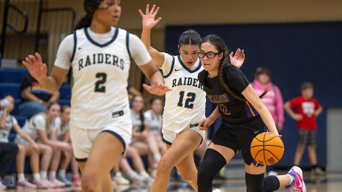 How a team bond, do-it-all star made history for Escalon girls basketball