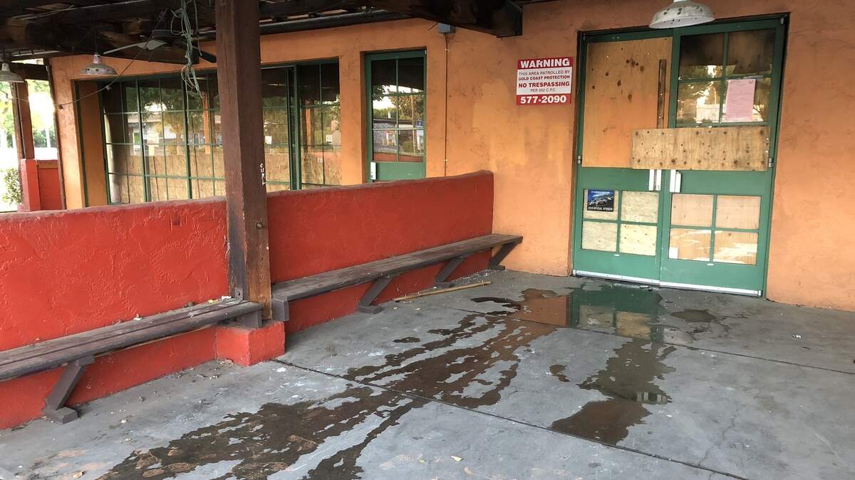 Early Tuesday, May 8, 2018, water has yet to dry from firefighters' response to a fire in the bar area of the former Chevys Fresh Mex restaurant on Standiford Avenue at Carver Road.