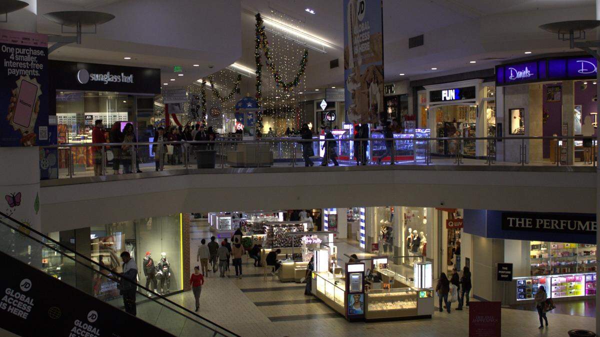 Vintage Faire Mall during the holiday shopping season on Dec. 5.