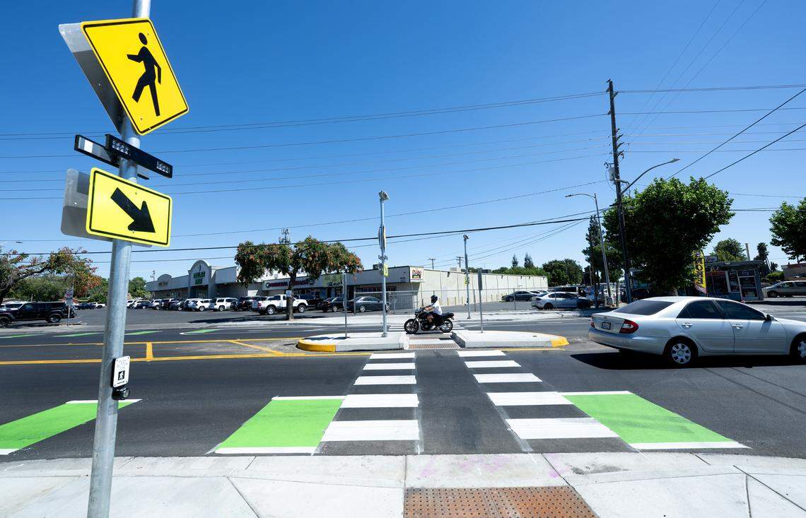 A new crosswalk with pedestrian warning lights on Paradise Road near Ellen Avenue in Modesto, Calif., Friday, Aug. 16, 2024.