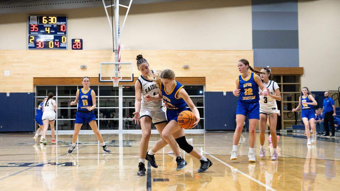 Basketball notes: Central Catholic girls redeem loss to league champ, move to 23-1