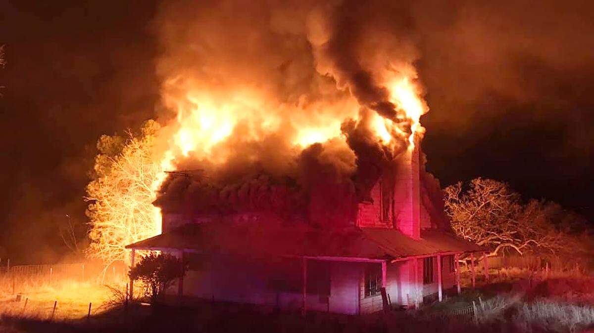 A vacant home on the 17400 block of Hwy 108 was caught fire around 10 p.m. Friday in Jamestown.