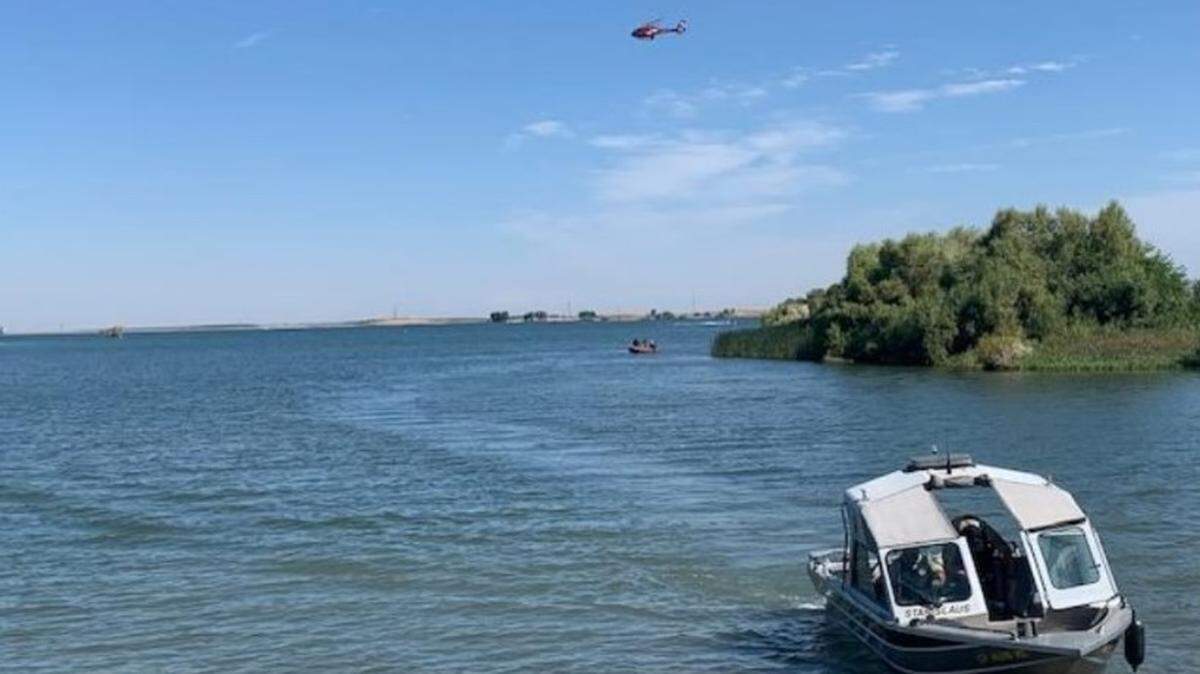 The body of a Modesto man was located Saturday afternoon by a Stanislaus County Sheriff’s Office diver, about three hours after his kayak capsized at Woodward Reservoir.