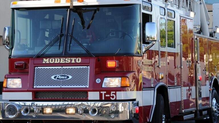 Wind hampers firefighters in Stanislaus County; 2nd fire spreads to mobile home