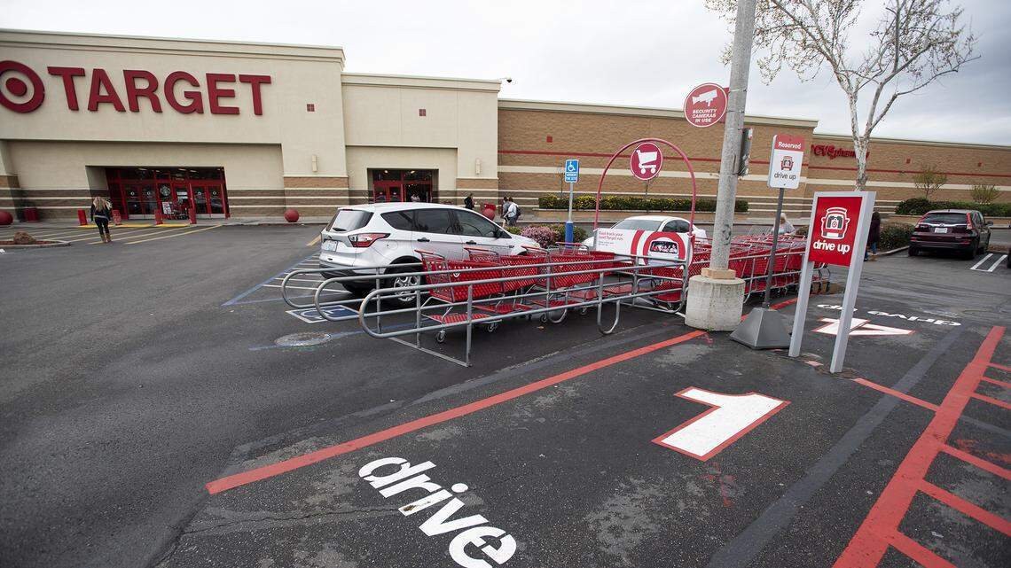 How late you can shop for gifts on Christmas Eve in Modesto? What’s open Christmas Day?