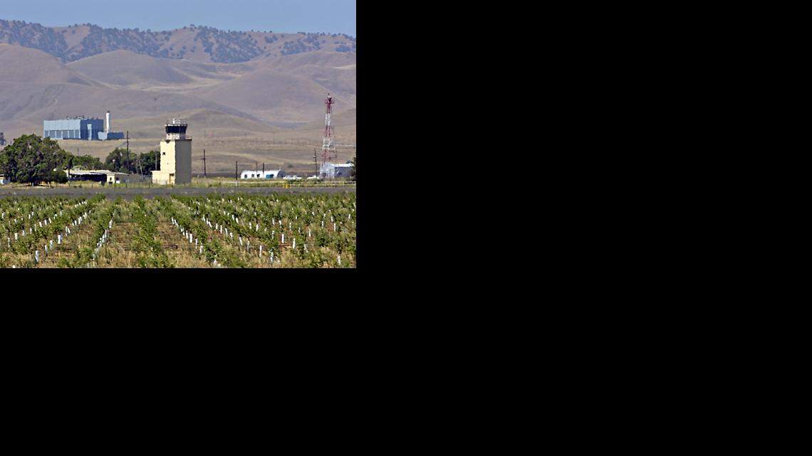 Stanislaus County supervisors approved a plan Tuesday for
a general aviation airport at the Crows Landing Air Facility.
(Ted Benson/The Modesto Bee)