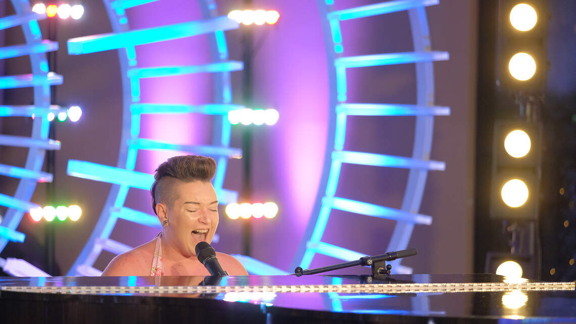 Modesto singer heralded as 'American Idol' standout, headed to Hollywood next