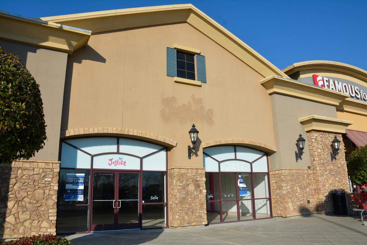 A new Bath & Body Works is moving into the former Justice retail space in the Crossroads shopping center in Riverbank, Calif.