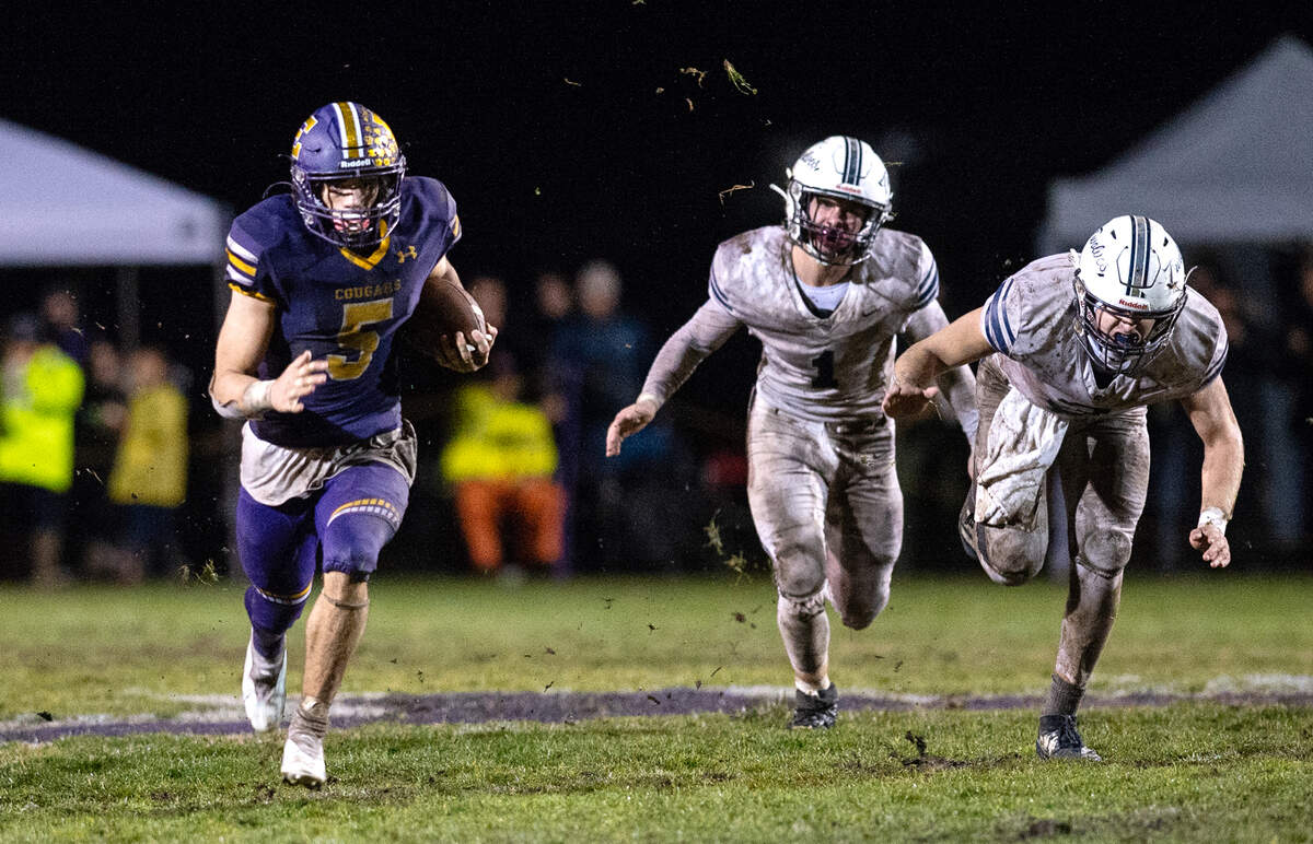 Escalon’s Logan Anderson breaks free for a 57-yard touchdown in the CIF State Division 4-AA Football Championship game with Northwood Escalon, Calif., Saturday, Dec. 10, 2022.