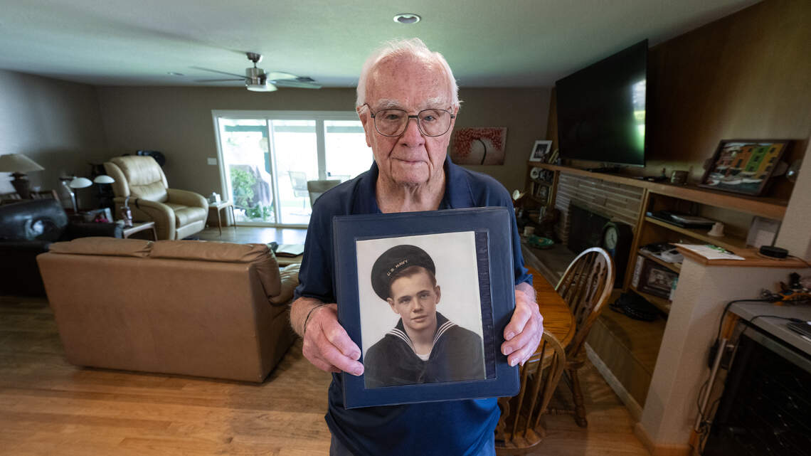Modesto man risked his life in WWII, Korea. Now 98, the Navy veteran serves in other ways