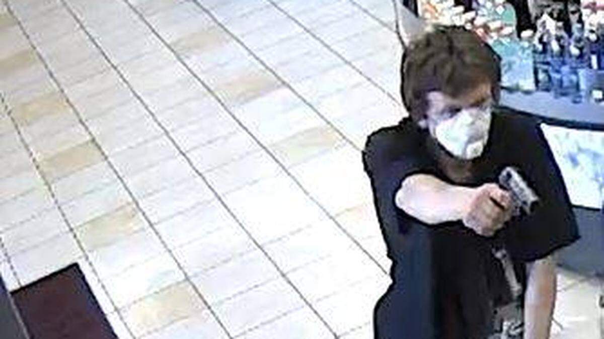 Investigators on Tuesday Aug. 21, 2018 were looking for an armed masked robber who on Saturday Aug. 18, 2018, held-up at the Chevron Extra Mile gas station at Crows Landing Road and School Avenue in south Modesto.