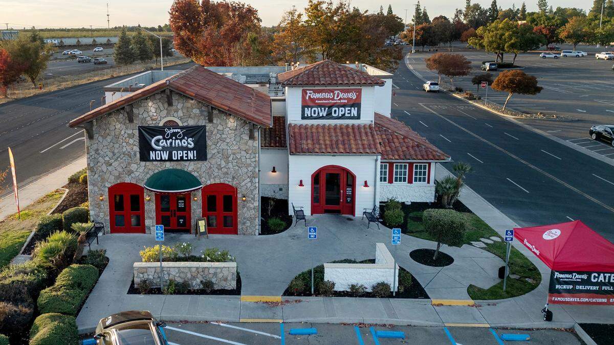 Famous Dave’s restaurant at Vintage Faire Mall in Modesto, Monday, Nov. 12, 2024.