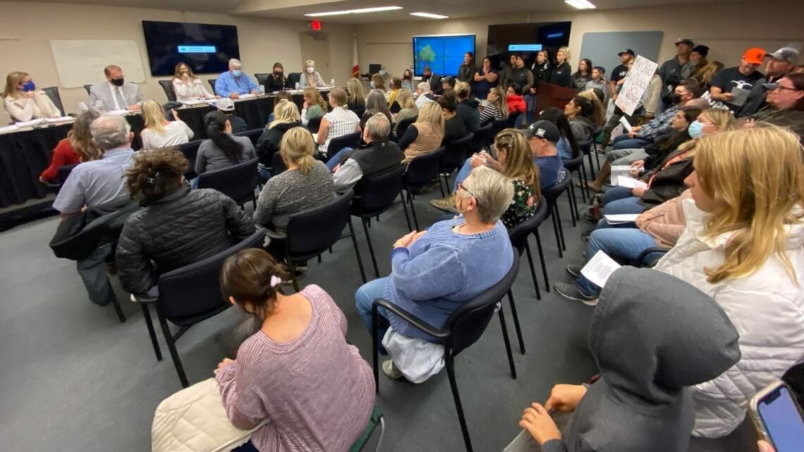 Parents against COVID vaccine mandate urge Oakdale school board to ‘do something’