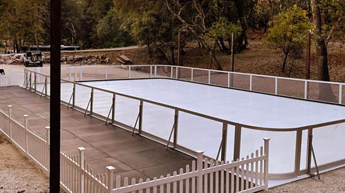 The Columbia Skating Park, what was imagined as a year-round ice and roller rink near Columbia State Historic Park, has closed after one winter.