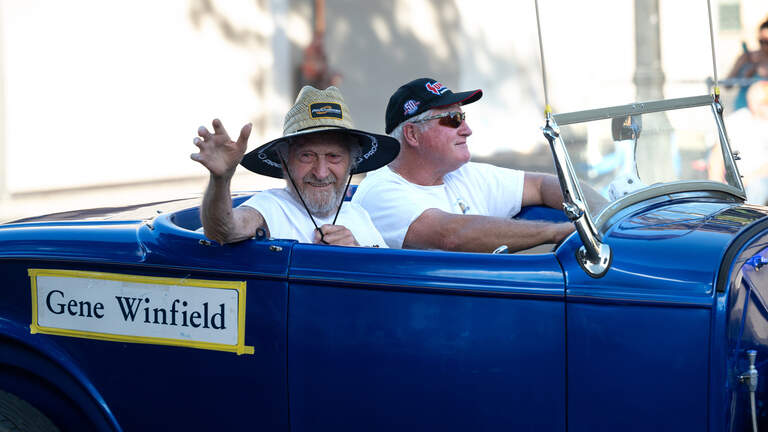 Modesto cruise icon Gene Winfield dies. He took his love of hot rods to Hollywood, Detroit