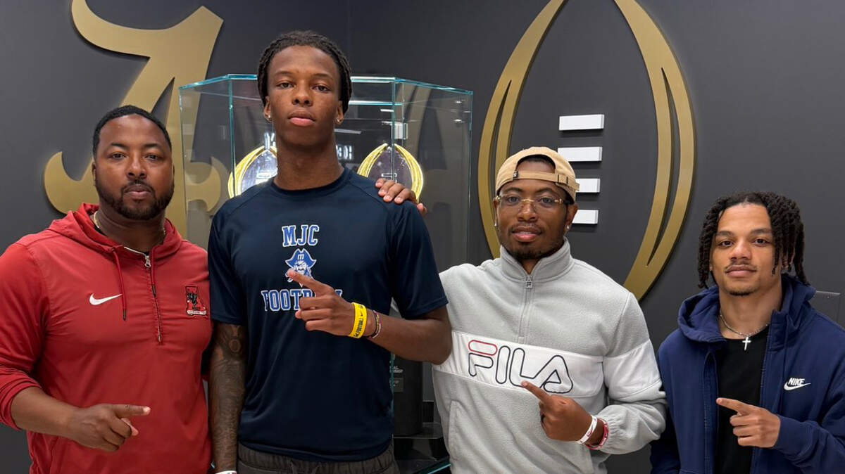 Modesto JC defensive back Alius Mayo recently received a scholarship offer and went on an official visit to the University of Alabama.