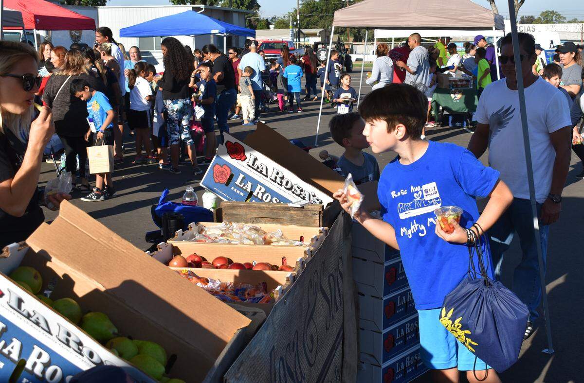 The first training run of the 10K With a Cop program was held Saturday, Sept. 22, 2018, at Shackelford Elementary School in Modesto. About 150 kids ran a mile with police officers, teachers, school administrators and others. Each training run leading up to a 10K race in May will have a theme, and Saturday’s was nutrition. A variety of healthy foods were given to participating children.