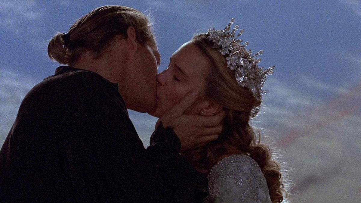 Cary Elwes and Robin Wright star in “The Princess Bride.”