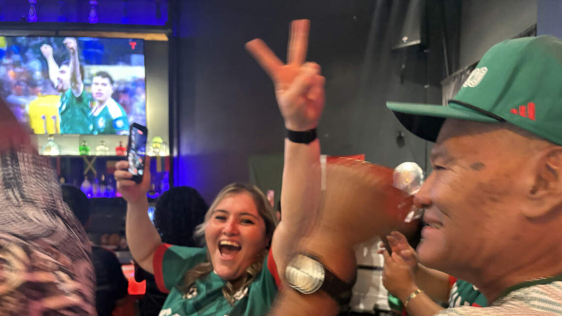 Fans pack Modesto bars as Mexico reaches World Cup Round of 16 after 40 years
