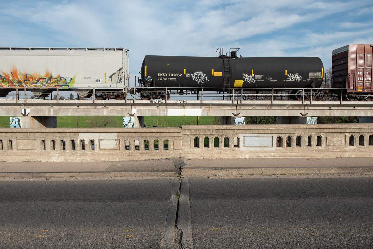 Structural shifting can be seen between sections of the Seventh Street Bridge in Modesto, Calif., on Friday, Jan. 14, 2022.