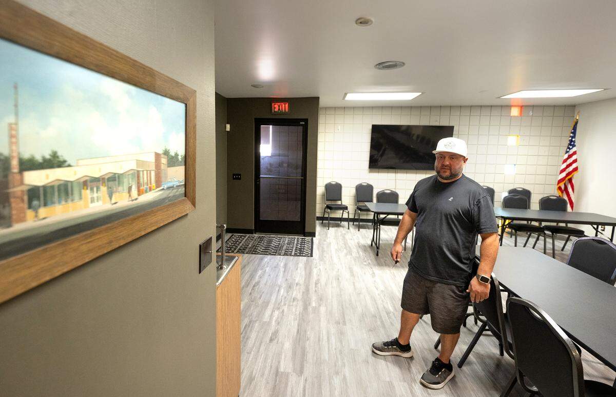 Owner Nick Pedretti show the changes made the banquet room at Latif’s restaurant in Turlock, Calif., Tuesday, August 29, 2023. The room has new flooring, ceiling, and other new features.