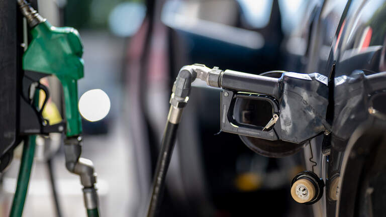 Merced County gas prices continue to decline. Here’s what an analyst says
