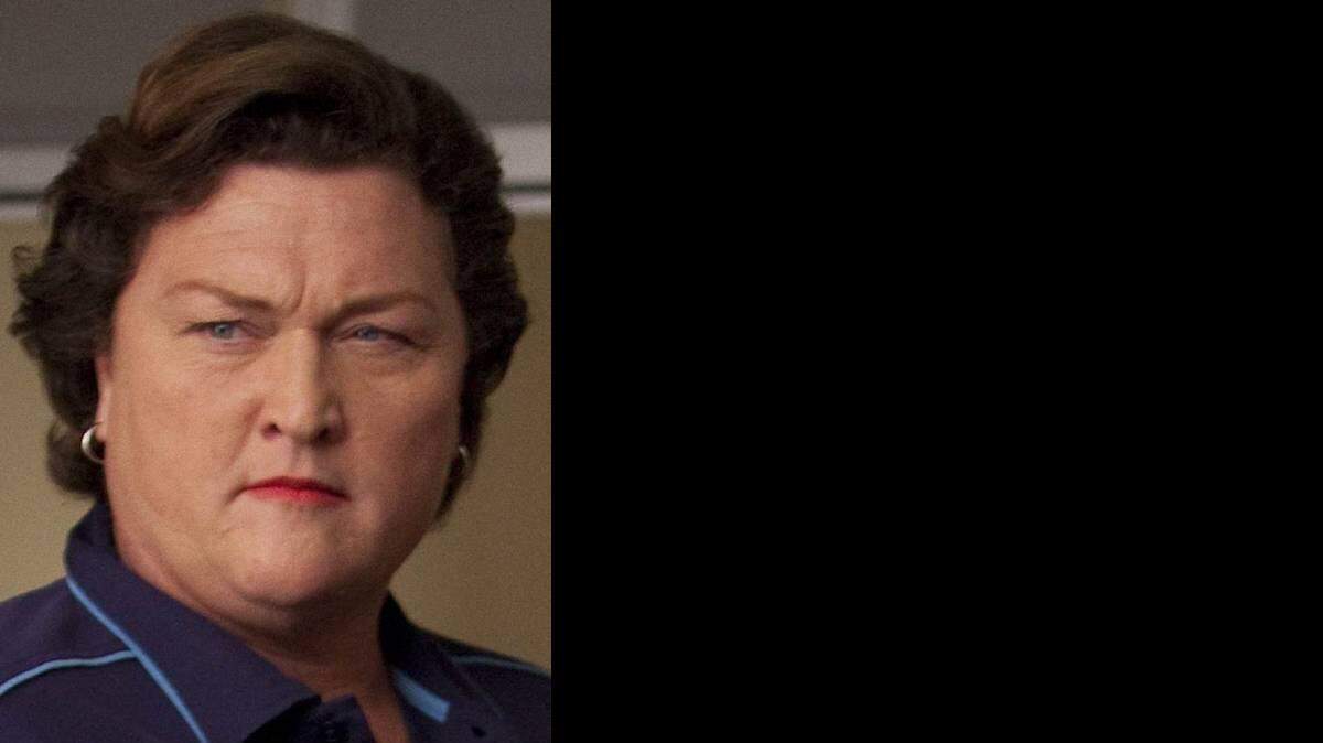 GLEE: Dot Jones guest stars as Coach Beiste.