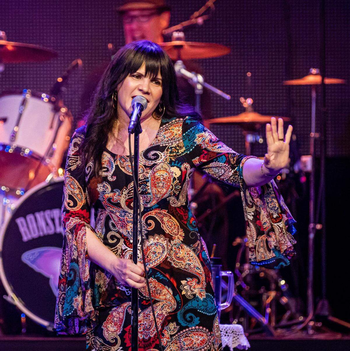 Gesenia will stars in the Ronstadt Revue at the Gallo Center.