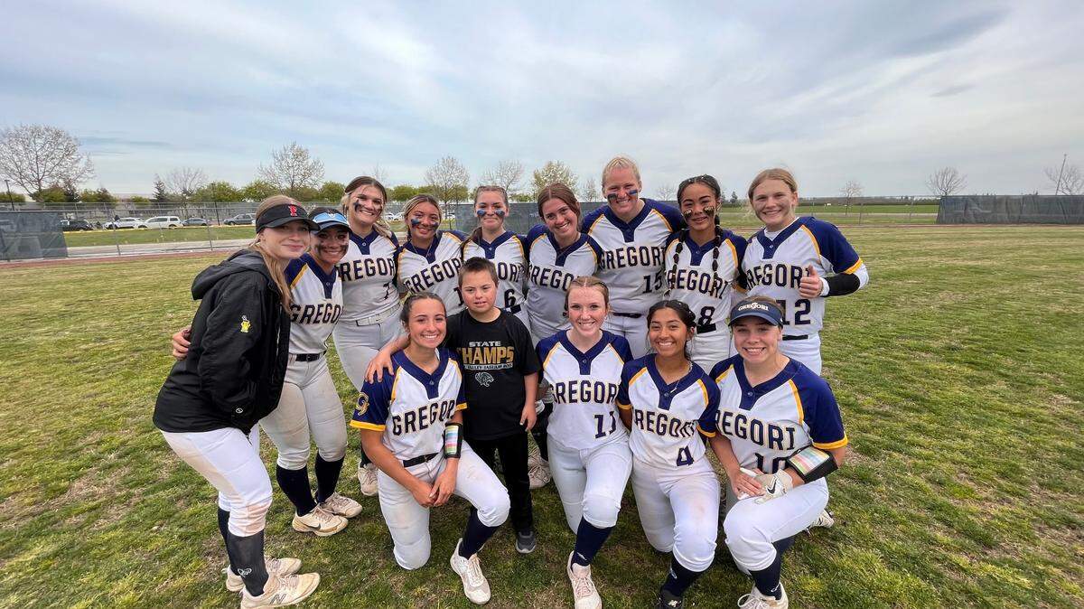 The Gregori High softball team takes a photo after a 1-0 win over Pitman High School on Thursday, April 6, 2023. Chloee Hoffman hit a walk-off home run in the bottom of the seventh inning.