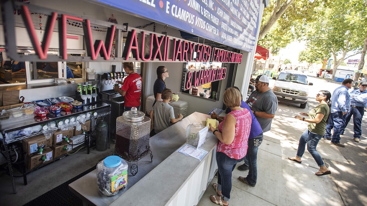 Turlock VFW Auxiliary debuts new burger stand at Stanco fair | Modesto Bee