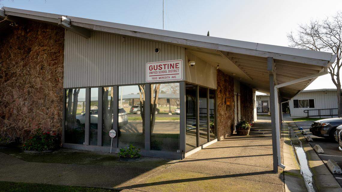 What is CA’s mandated reporting law to protect kids, did Gustine Unified comply?