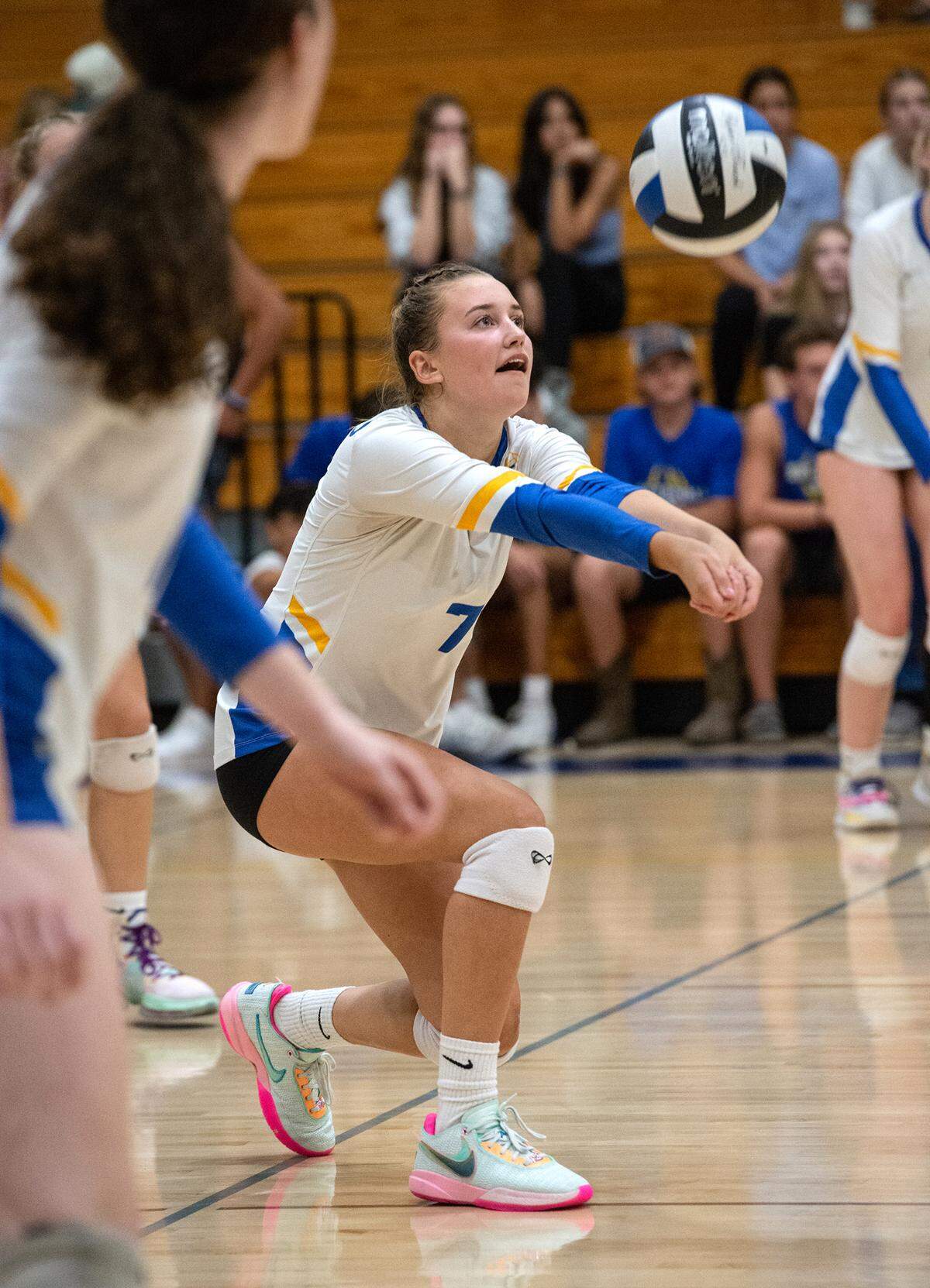 Ripon Christian’s Jordan Vander Veen returns a serve during the Southern League game with Mariposa in Ripon, Calif., Thursday, Oct. 13, 2022. Ripon Christian won the match 3-0.