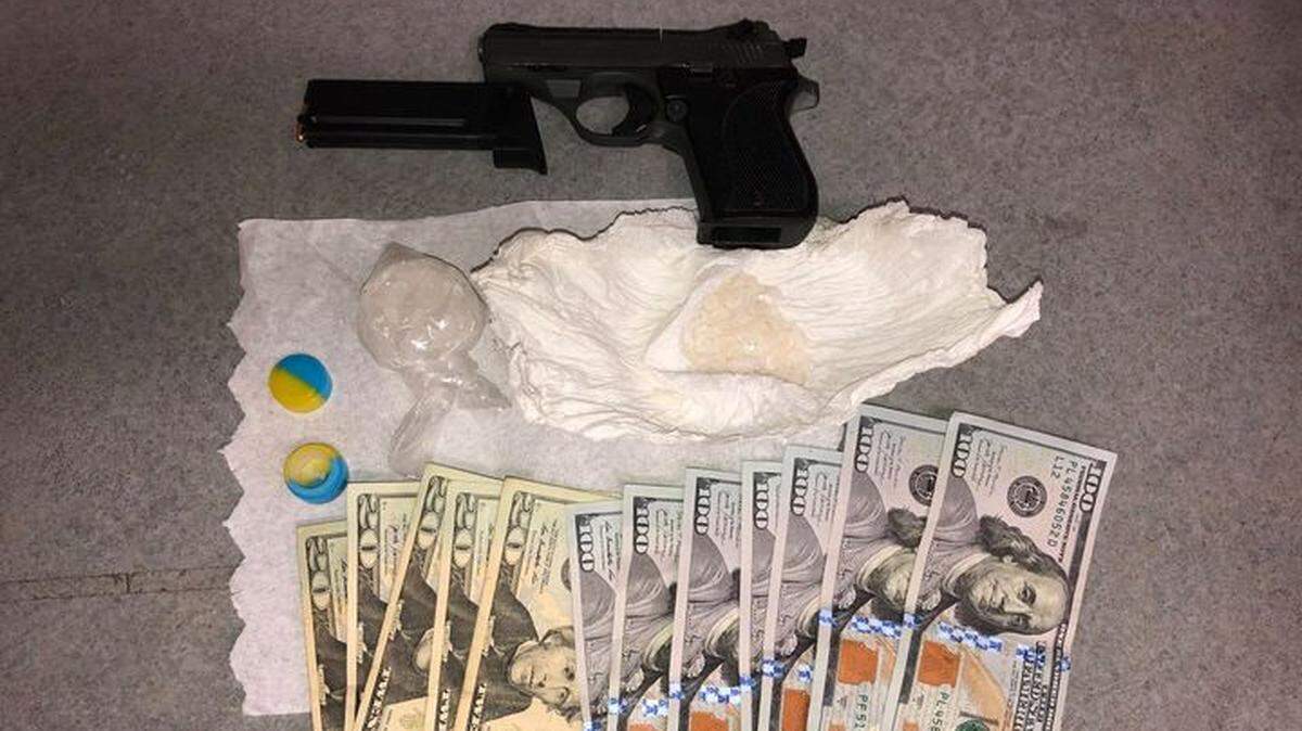 Guns and drugs were found in an Oakdale mom’s house after she was arrested on suspicious on child endangerment.