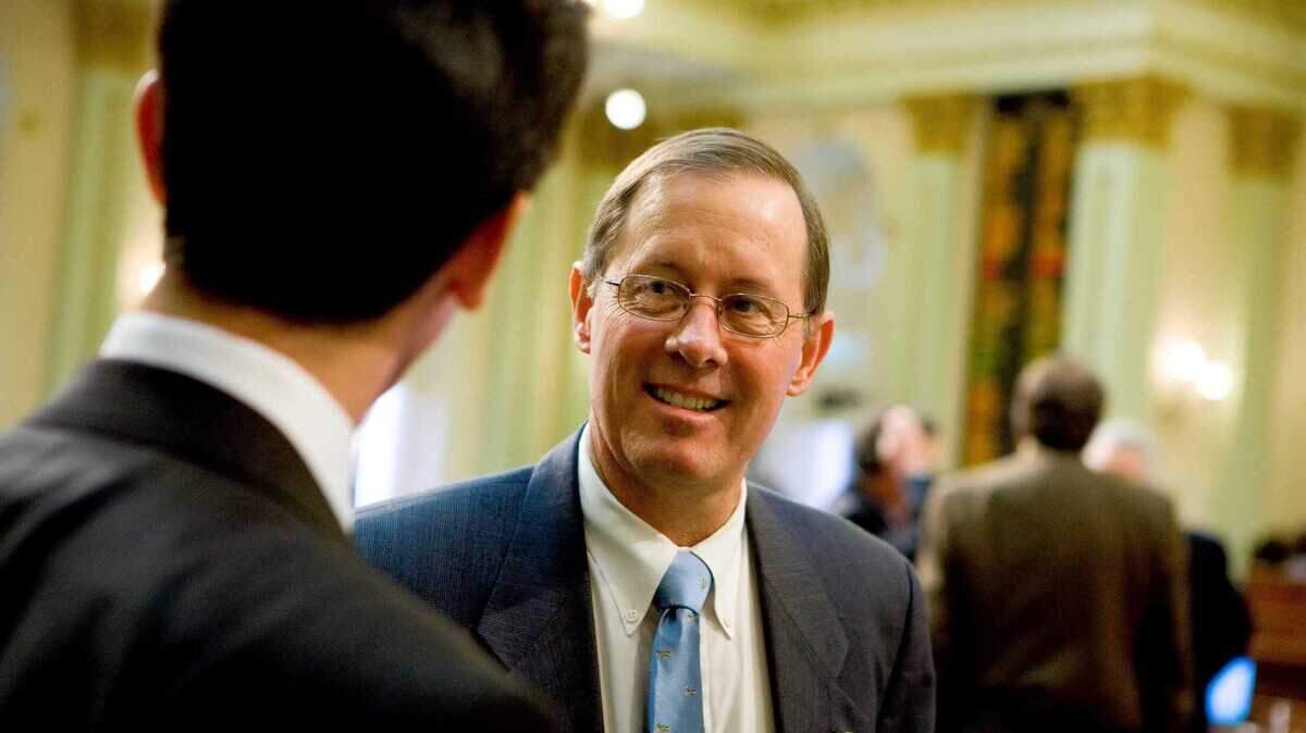 Assembly Member Tom Berryhill, R-Modesto, talks to Mark Leno on the assembly floor at the State Capitol, Thursday, Jan. 25, 2007. Berryhill died Saturday, Aug. 29, 2020, at the age of 67.