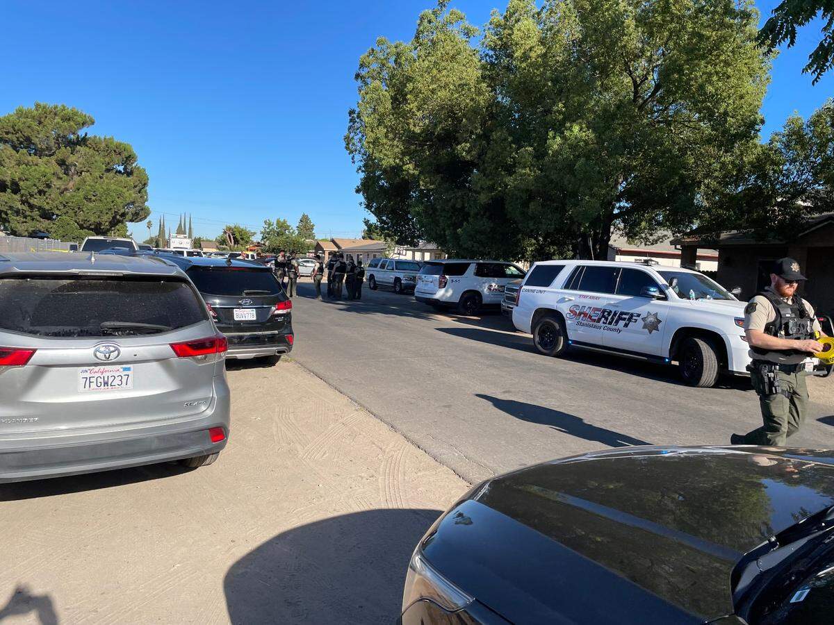 Stanislaus County Sheriff’s deputies investigate a shooting on Inyo Avenue in south Modesto, Calif. Thursday, July 21, 2022