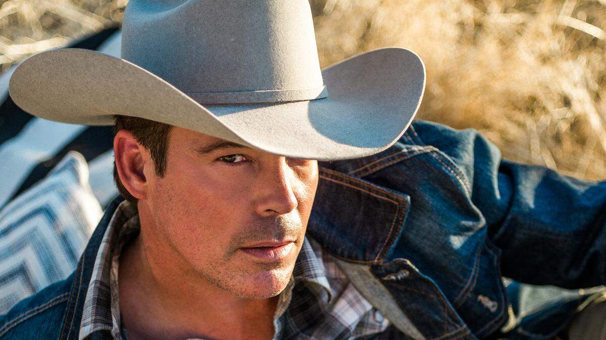Country music star Clay Walker has been announced as the first performer booked for the summer 2019 Stanislaus County Fair.