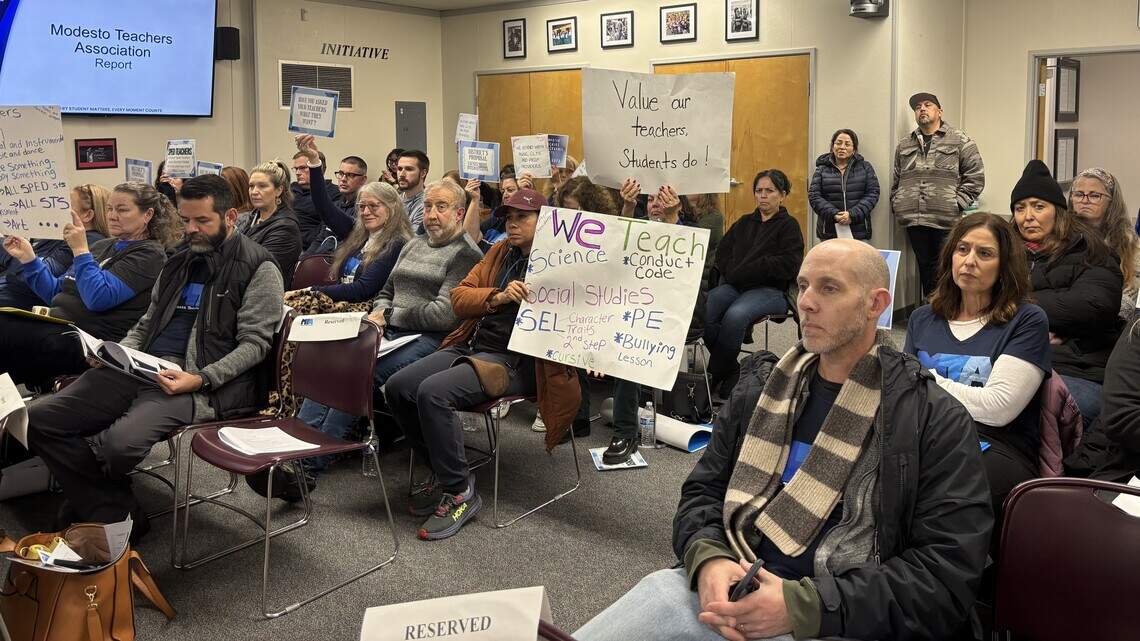 Modesto teachers say they deserved voice in shaping proposed schoolday schedule