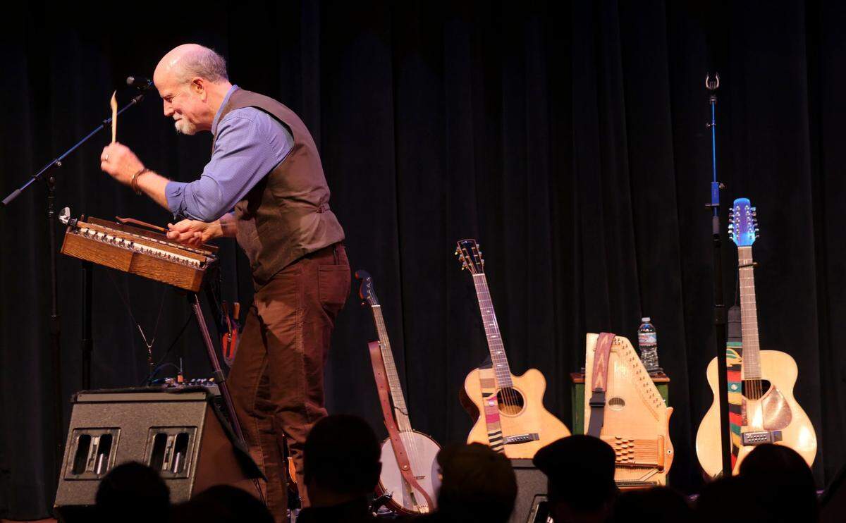 John McCutcheon will return for a benefit concert in Modesto.